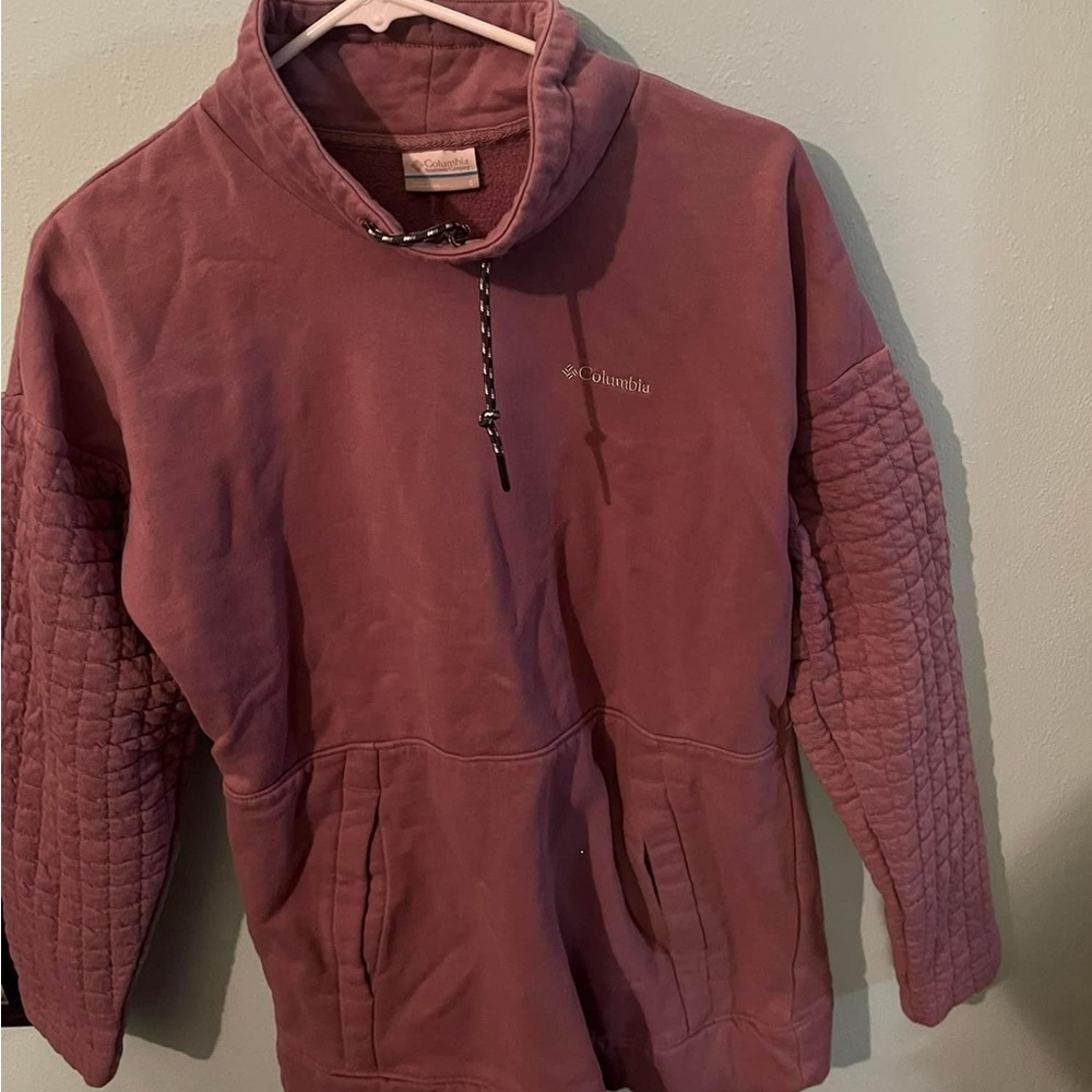 Columbia sweatshirt